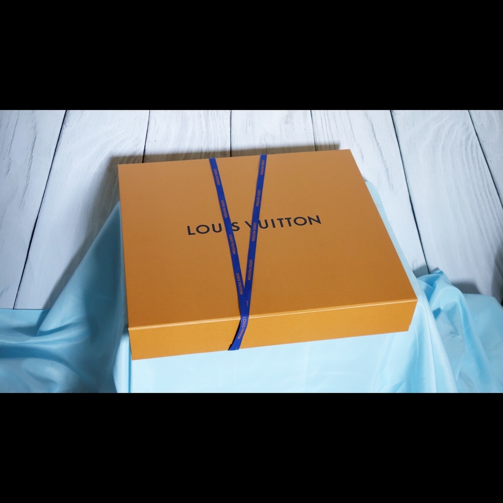 Louis Vuitton Packaging Box with Ribbon